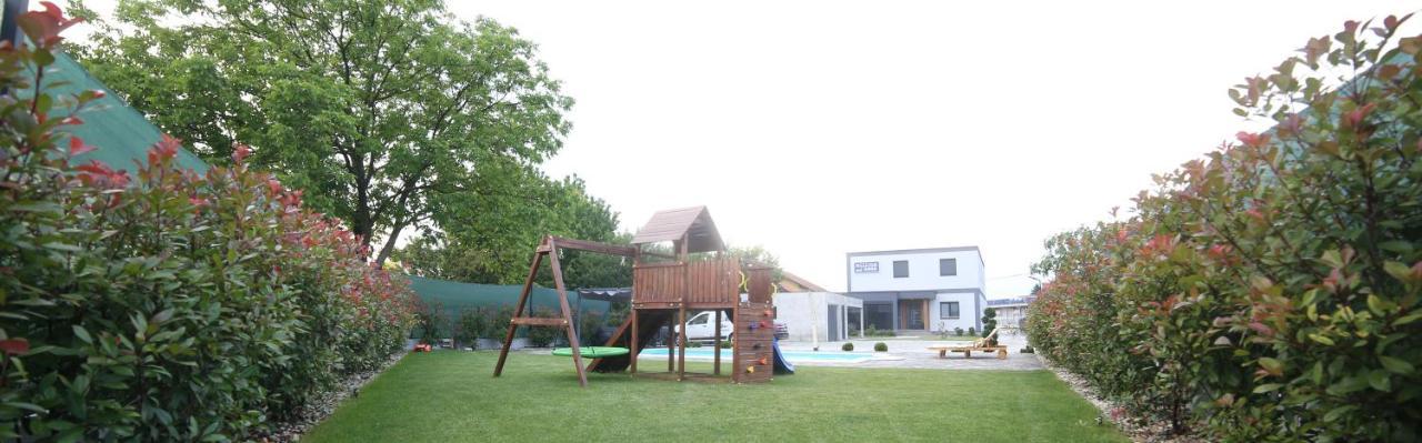 Rooms Slavonski Brod Exterior foto
